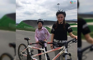 Güvenli sürüşler Ayçiçeği Bisiklet Vadisinde