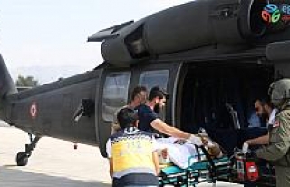 Kazada yaralanan vatandaş hastaneye askeri helikopterle...