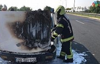 Seyir halindeyken yanan otomobilde büyük hasar oluştu