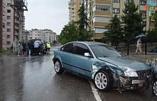 Trabzon’da yağmur trafik kazalarını beraberinde...