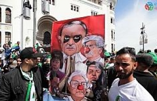 Cezayir’de yeni hükümet için ‘ordusuz’ diyalog...