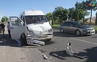 Elazığ’da minibüsler çarpıştı: 6 yaralı