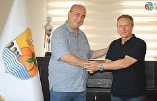 Erzinspor Teknik Direktör Cüneyt Karakuş ile anlaştı