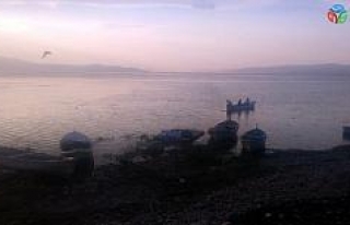 Marmara Gölü’nde tekne alabora oldu: 3 kişi kurtarıldı,...