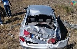 Sivas’ta otomobil şarampole uçtu: 1 polis yaralı