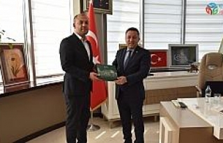 Yeşilay’dan Başkan Beyoğlu’na  plaket