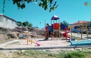 Yunusemre’de oyun parkları onarılıyor
