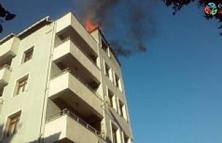 6 Katlı binanın çatısı alev alev yandı