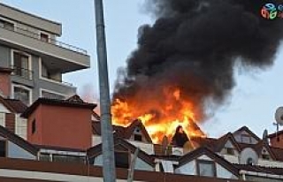 9 katlı binanın çatı katı alev alev yandı