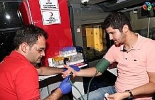 Belediye personelinden kan bağışına destek