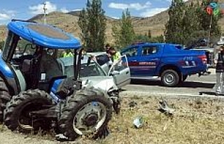 Gümüşhane’de iki ayrı trafik kazasında 5 kişi...