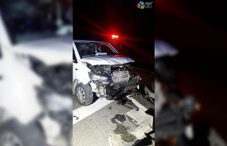 Malatya’da iki otomobil kafa kafaya çarpıştı:...