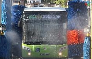 Otobüslere bayram temizliği yapıldı