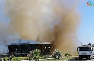 Restaurantta çıkan yangın paniğe neden oldu