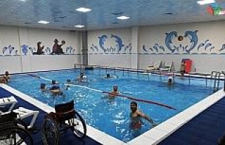 Şanlıurfa’da engelli vatandaşlara yüzme havuzu