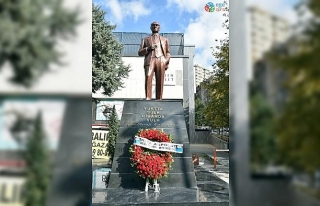 Beşiktaş’ta Atatürk heykelleri yenilendi
