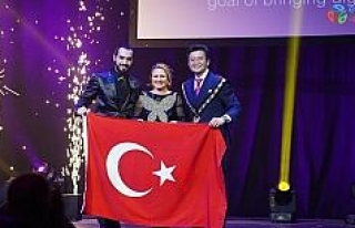 Dünyanın en başarılı 10 gencinden ikisi Türk