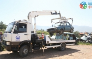 Bornova’da hurda araçlara çözüm