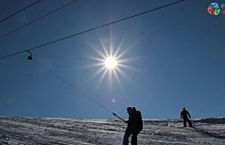 Elazığ’da kayak merkezinde tatilciler festivalle...