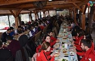 Gerze Belediye Spor’a destek kahvaltısında protokol...