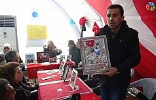 HDP önünde evlat nöbeti tutan ailelerden Bursa’da...