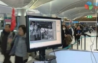 İstanbul Havalimanın’da Çin’den gelen yolculara...