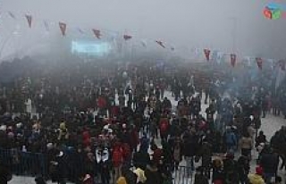 Kartepe’deki kar festivaline vatandaşlar akın...