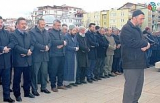 Kırıkkale’de İdlib şehitleri için gıyabi cenaze...