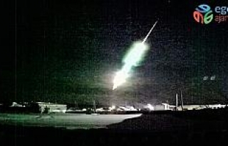 Rusya’da meteor roket şeklinde düştü