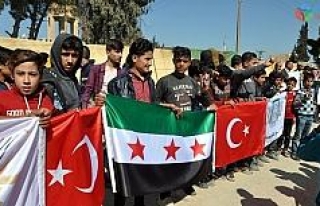 İdlib şehitleri için Suriye’de miting düzenlendi