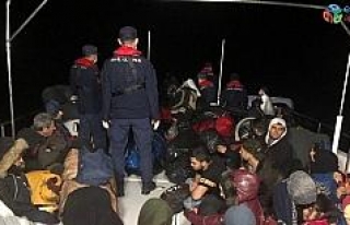 Kuşadası Körfezi’nde 44 göçmen kurtarıldı