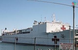USNS Mercy yüzen hastane gemisi, Los Angeles Limanı’na...