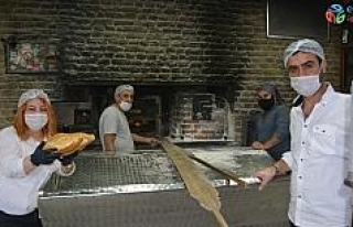 Ayvalık’ta fırınlarda ekmek üretimi başladı