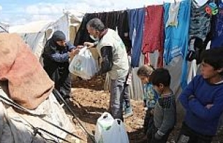 Azez’deki mülteci kamplarında yaşayan 800 aileye...