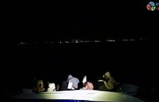 Denizde sürüklenen 13 sığınmacı kurtarıldı