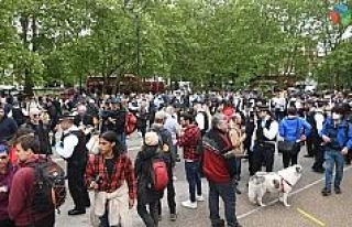 İngiltere’de korona kısıtlamaları protesto edildi