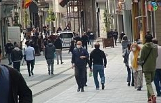 Taksim Meydanı ve İstiklal Caddesi bugün de doldu