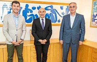 Başkan Soyer Piraziz ve Gülyalı belediye başkanlarıyla...