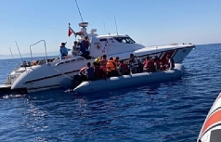 Türk kara sularına geri itilen 44 sığınmacı...