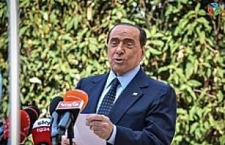 Covid-19 tedavisi gören Berlusconi hastaneden taburcu...
