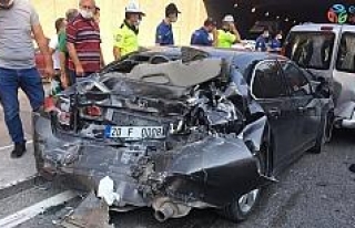 Denizli’de 9 araçlı zincirlemeli trafik kazası:...