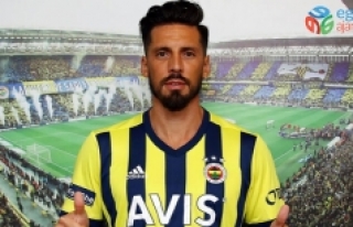 Jose Sosa: “Fenerbahçe’de olmaktan dolayı çok...