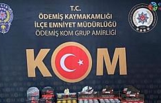 İzmir’de cinsel içerikli ürün ve uyuşturucu...