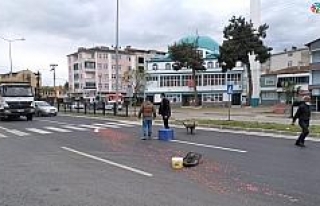 Samsun’da kamyonet ile elektrikli bisiklet çarpıştı:...
