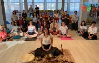 İzmir'de Dünya Yoga Günü'ne İlgi Büyük