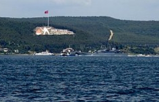 Rus savaş gemileri peş peşe Çanakkale Boğazı'ndan...