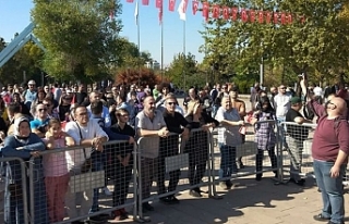 Aşı karşıtları bu kez Ankara’da miting düzenledi