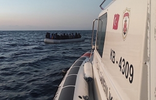 İzmir açıklarında 25 göçmen kurtarıldı
