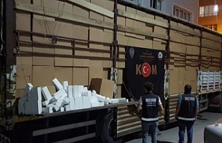 İzmir'de kaçakçılık baskınları: 1 TIR...