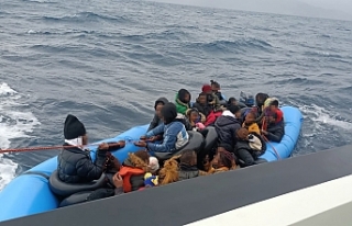 İzmir açıklarında 38 düzensiz göçmen kurtarıldı